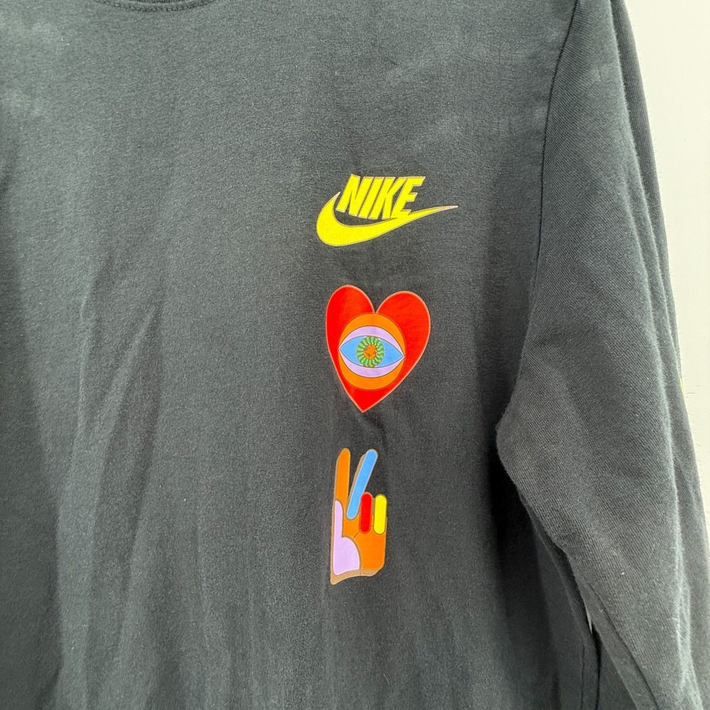 Nike Black Athletic Long Sleeve Men's Sz Medium‎ Unifying Through Sport Graphic - Picture 4 of 13